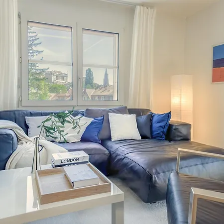 One-bedroom With Extra Mattress In Living 아파트 *